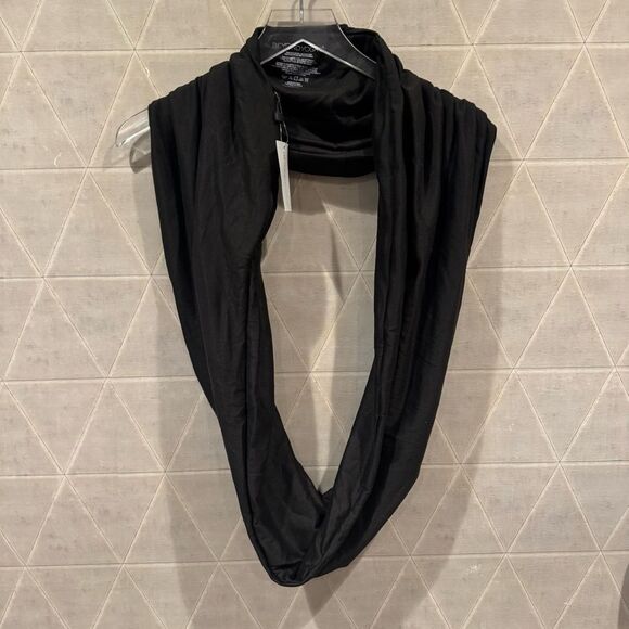 Beyond Yoga Pocket Infinity Scarf - Picture 5 of 10